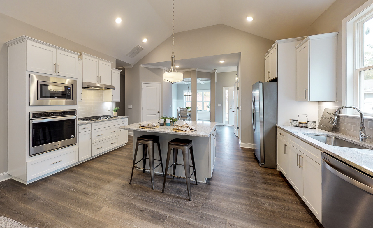 https://www.crawfordcreekcommunities.com/wp-content/uploads/2020/08/McGuires-Ridge-Model-Home-6-1.jpg